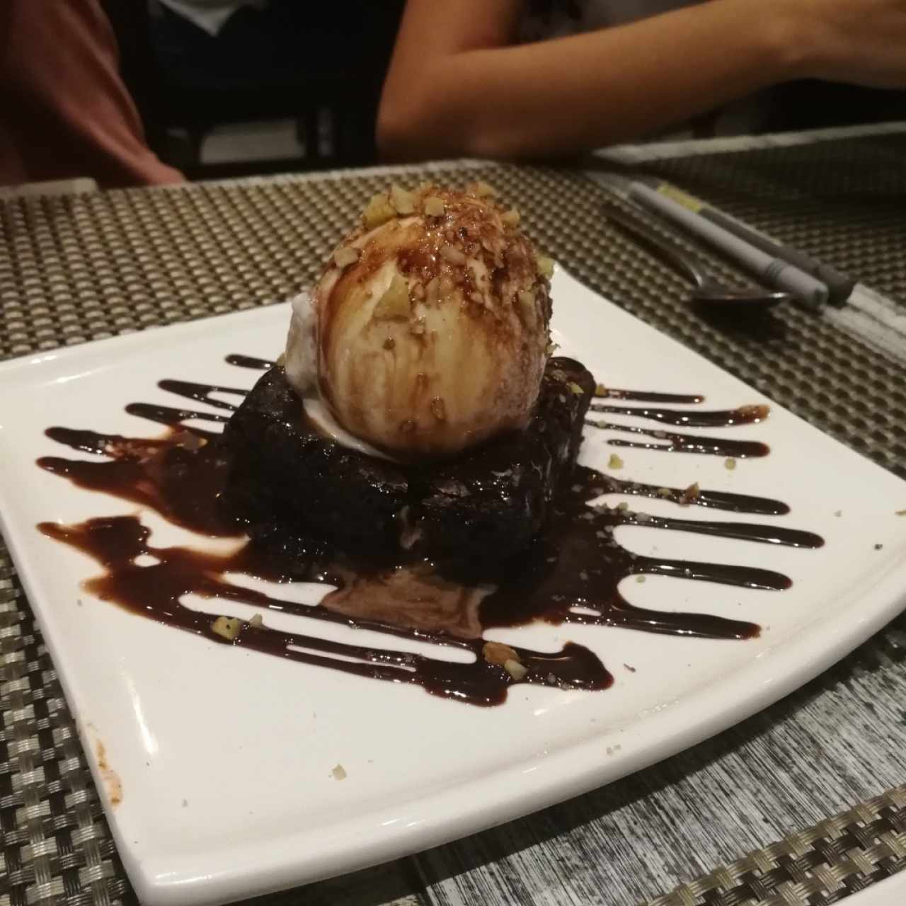 Postres - Brownie con Helado