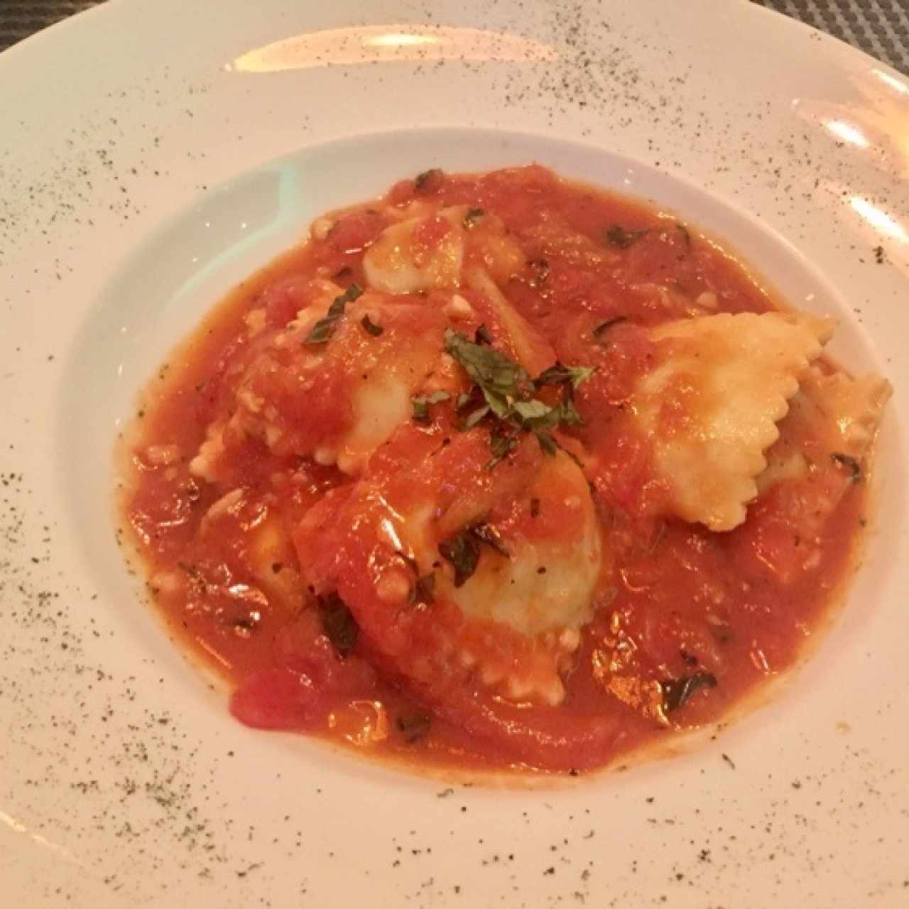 Raviolis Relleños de Queso Ricotta y Espinaca