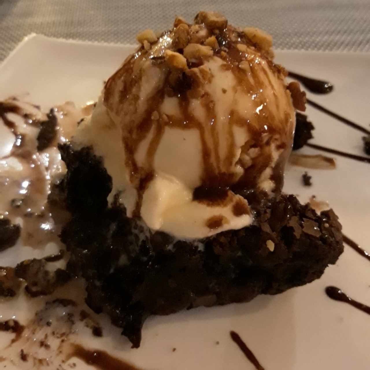 brownie con helado