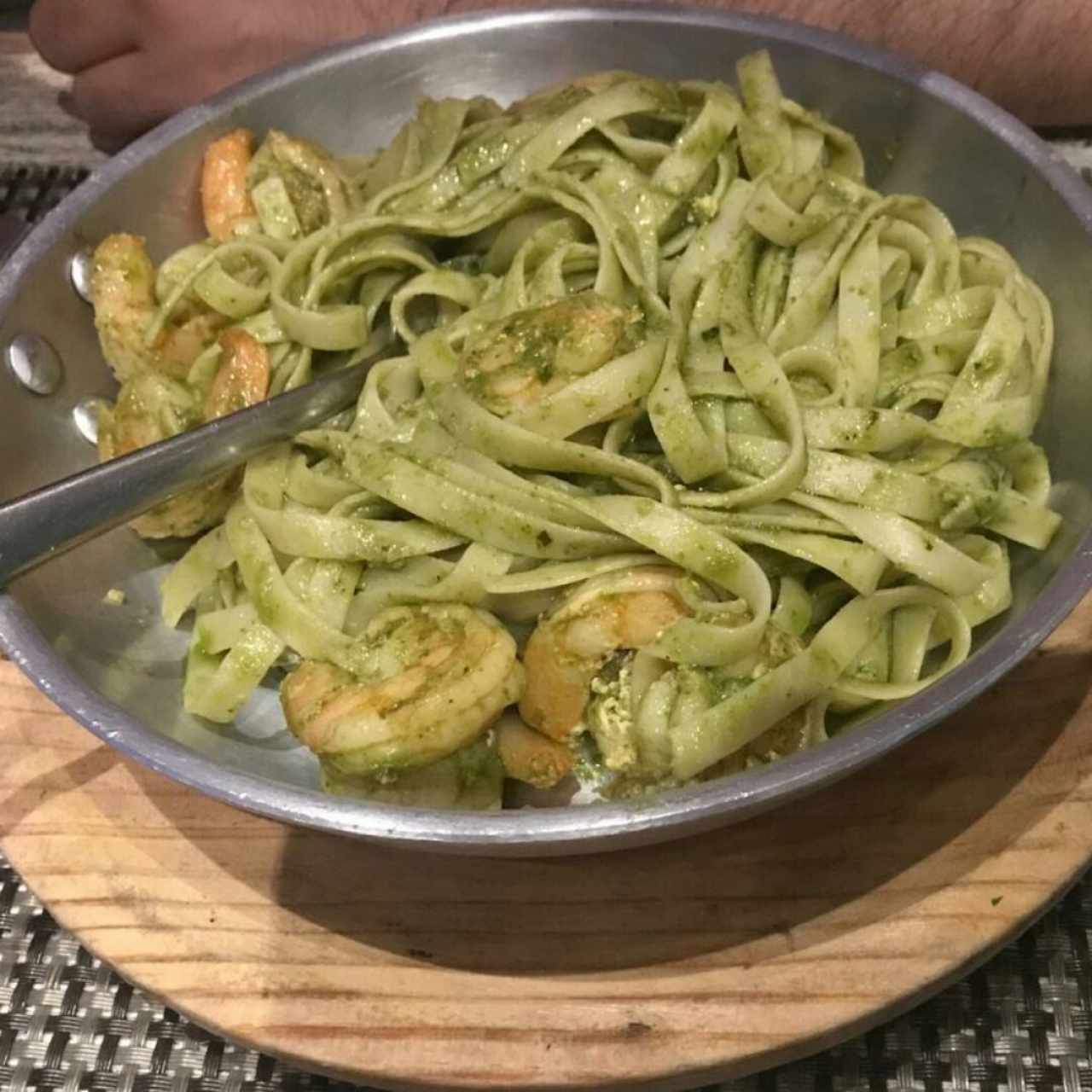 pesto con camarones