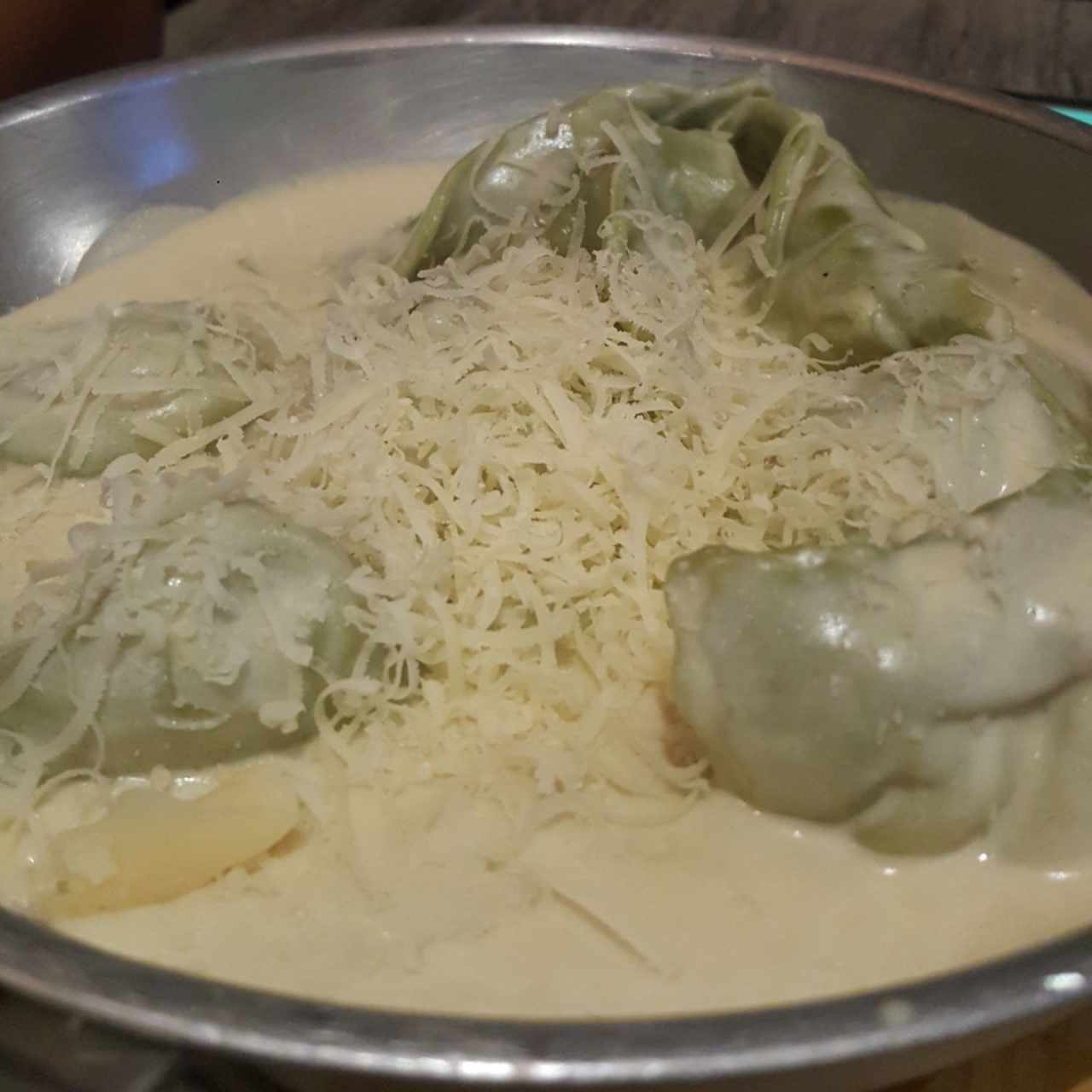 Tortellini de ricotta con espinaca. 