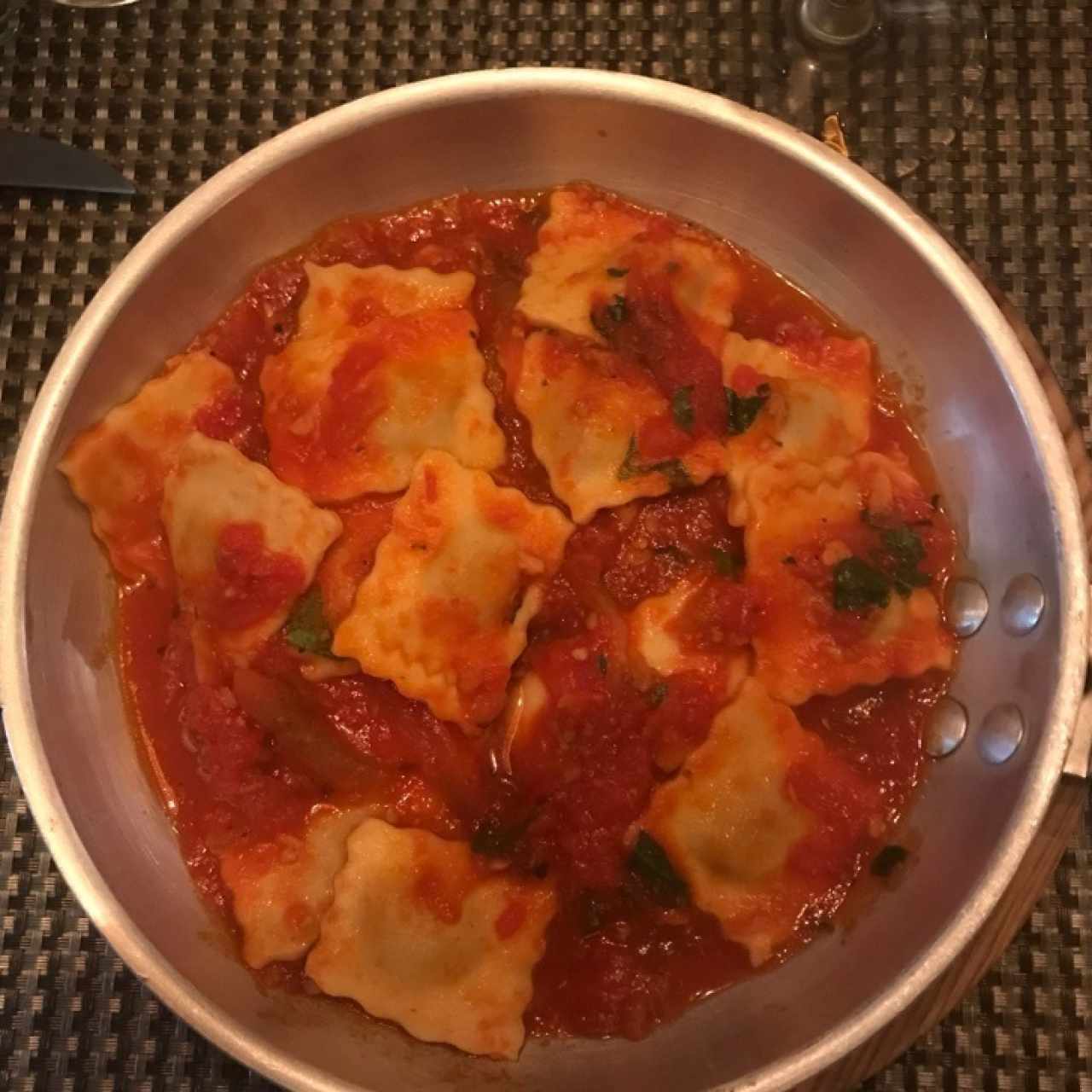 Ravioli de Carne Salteado Al Fileto Di Pomodoro