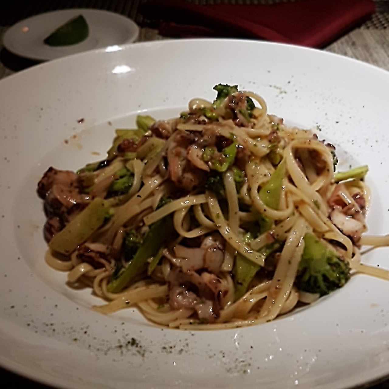 Linguini con Pulpo y Brócoli