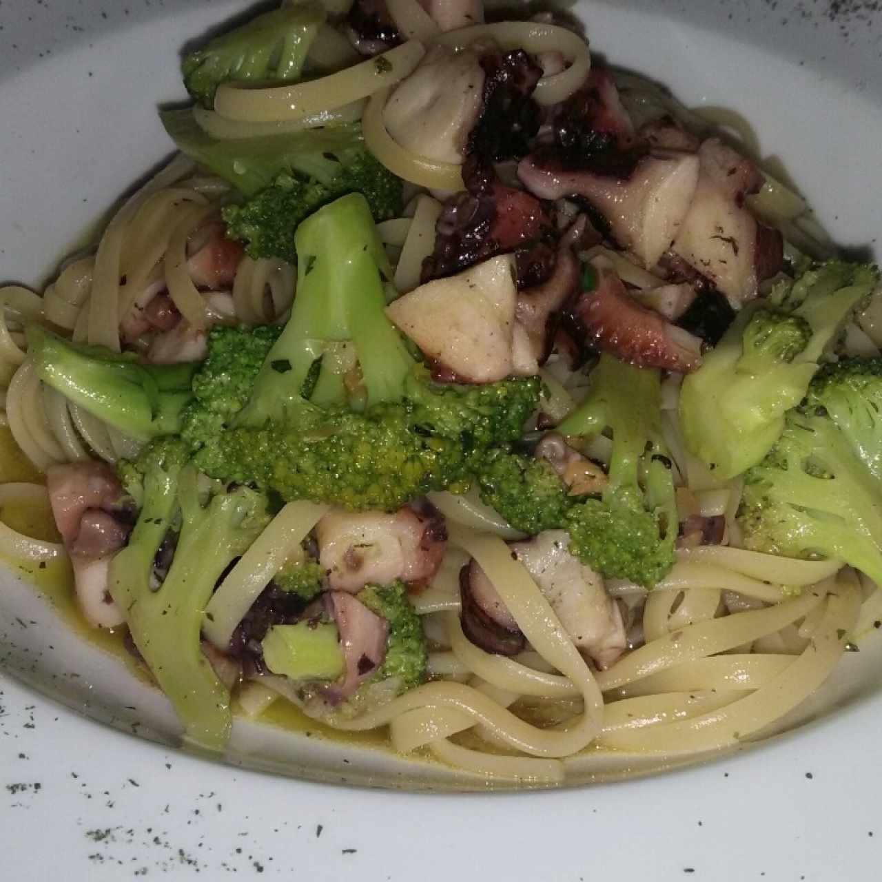 Linguini con Pulpo y Brócoli