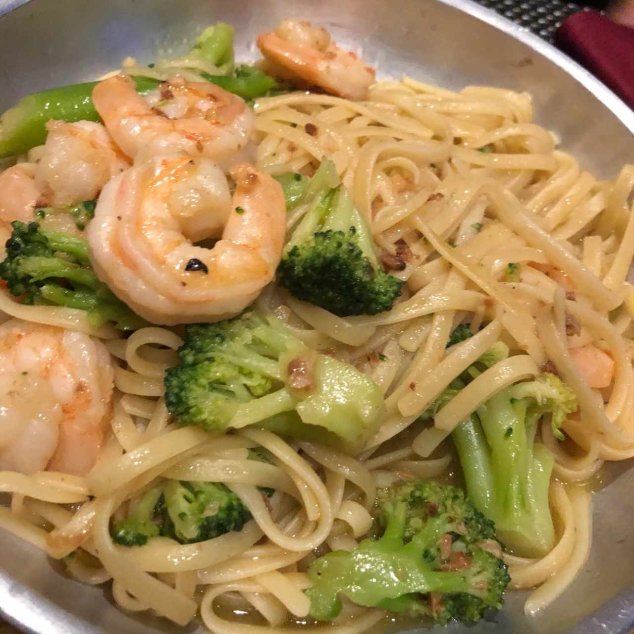 camarones y brocoli al oleo