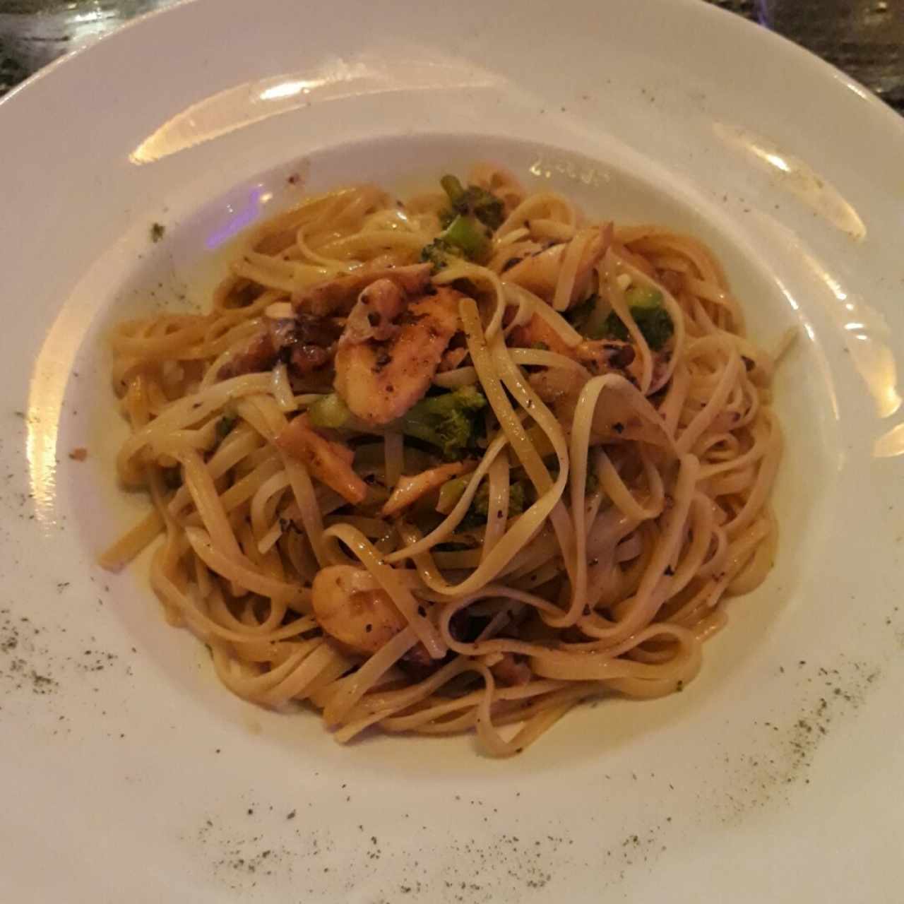 Linguini con Pulpo y Brócoli