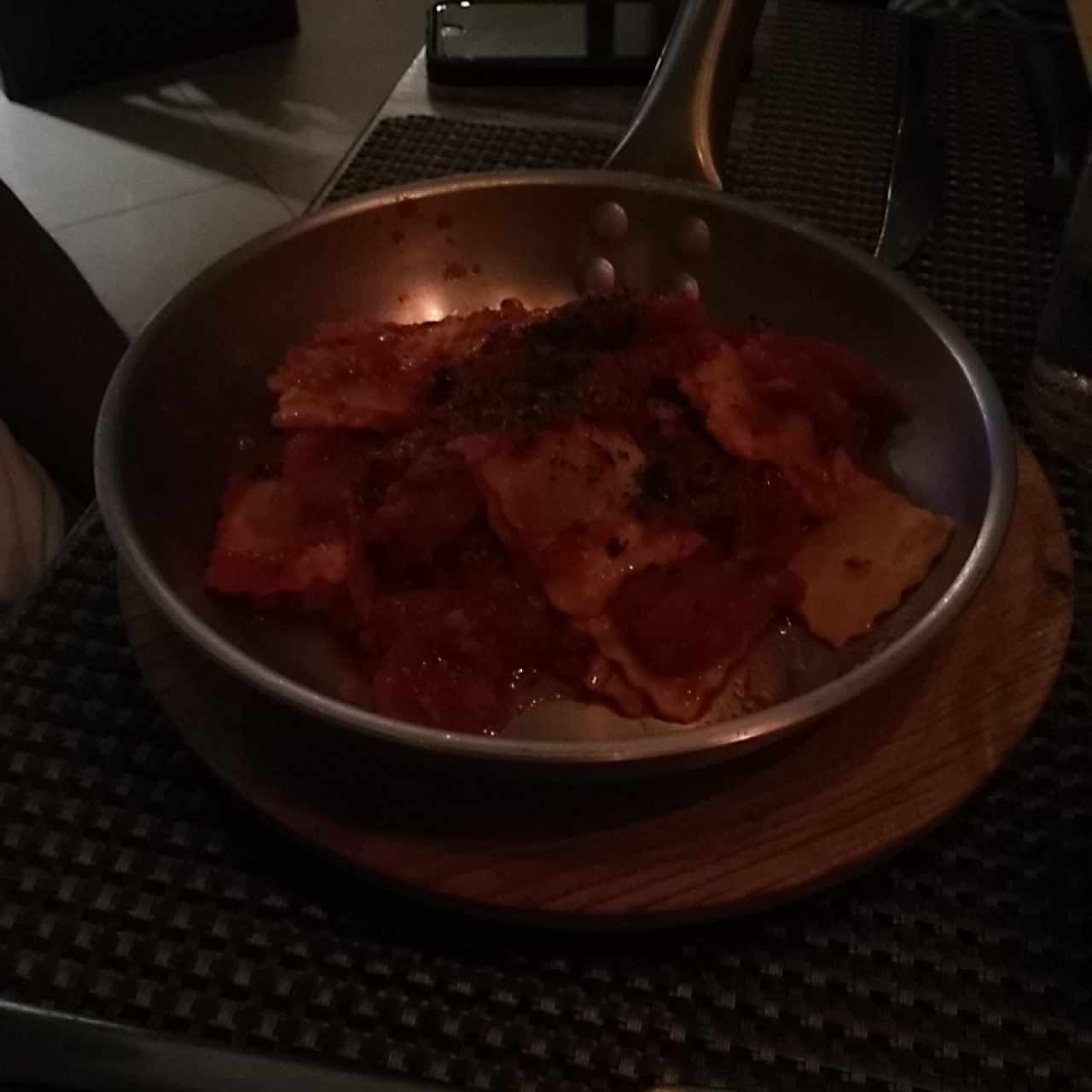 Ravioli de Carne Salteado Al Fileto Di Pomodoro