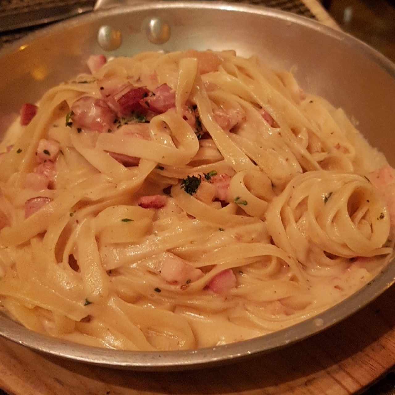 Fettuccine a la carbonara