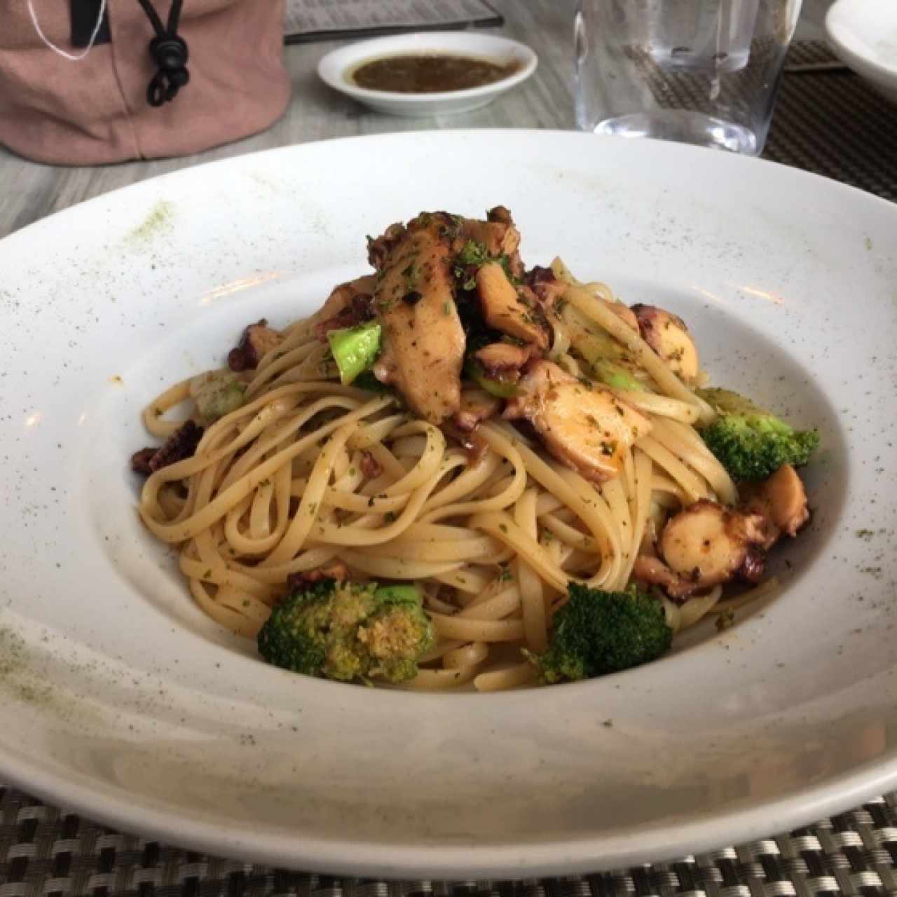 Linguini con Pulpo y Brócoli