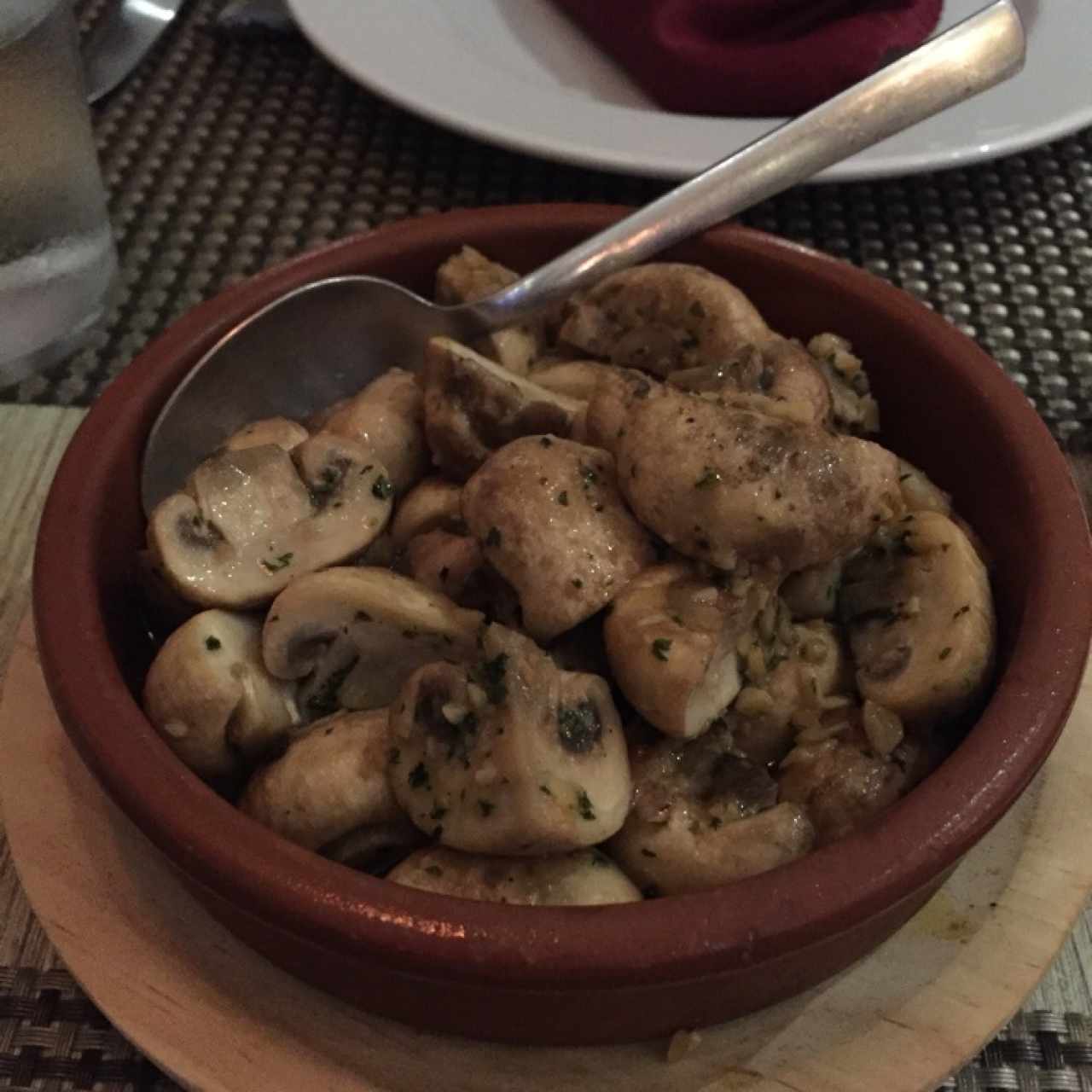 Champiñones al Ajillo 