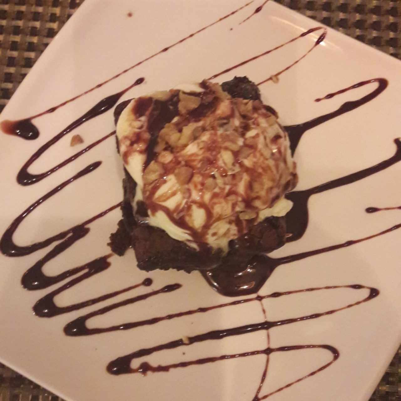 Postres - Brownie con Helado