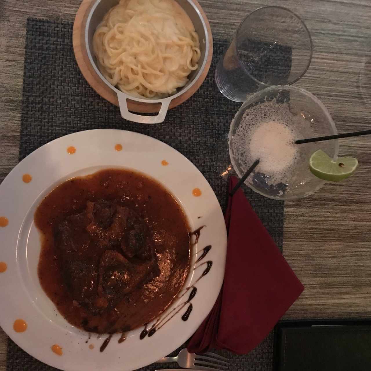 Ossobuco de Res con Linguini a la Crema