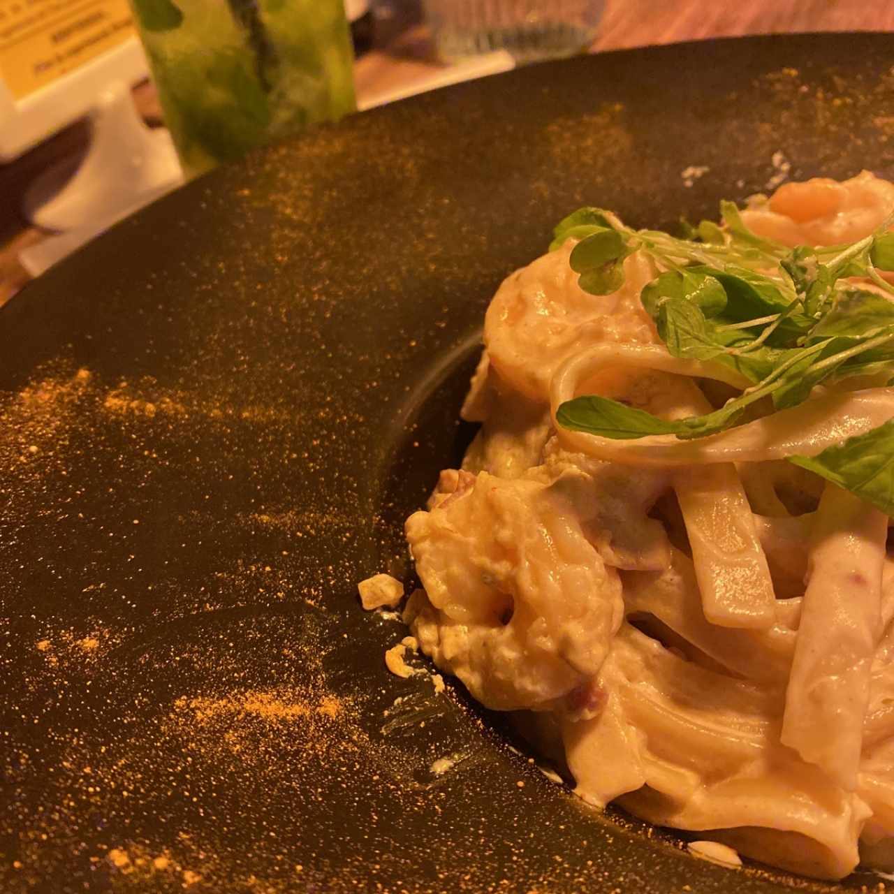 Fettucine strega con camarones