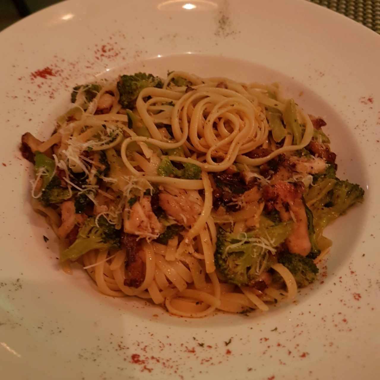 Linguini con Pulpo y Brócoli