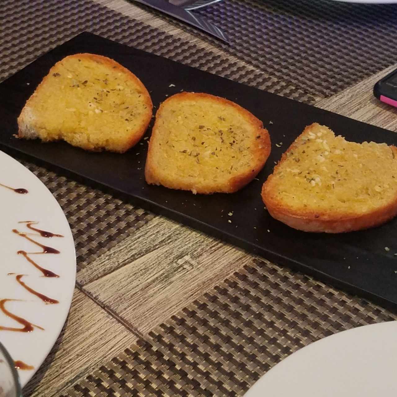 Ración de Pan con Ajo
