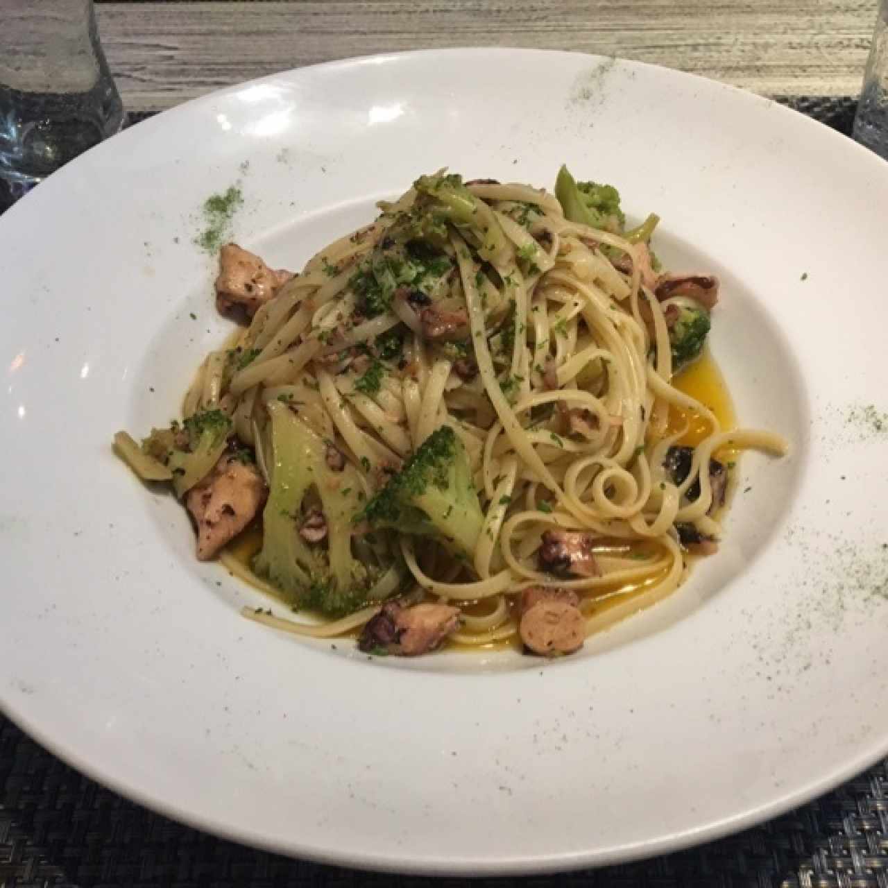 Linguini con Pulpo y Brócoli