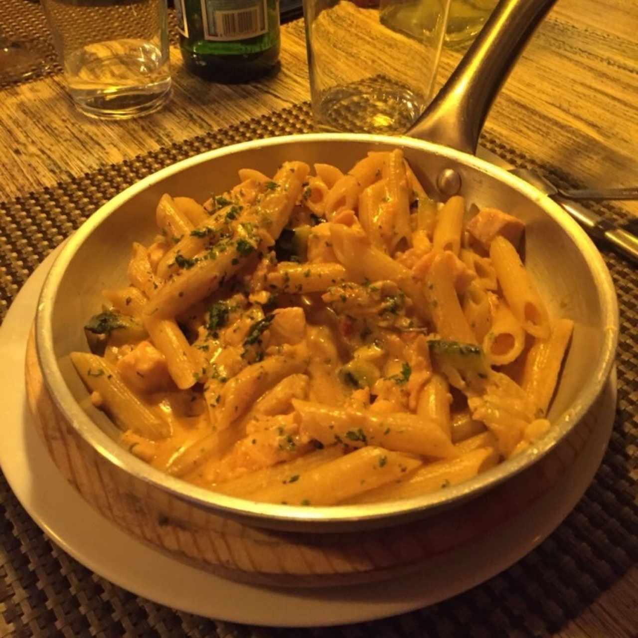 Penne con Salmon y Zuchinni