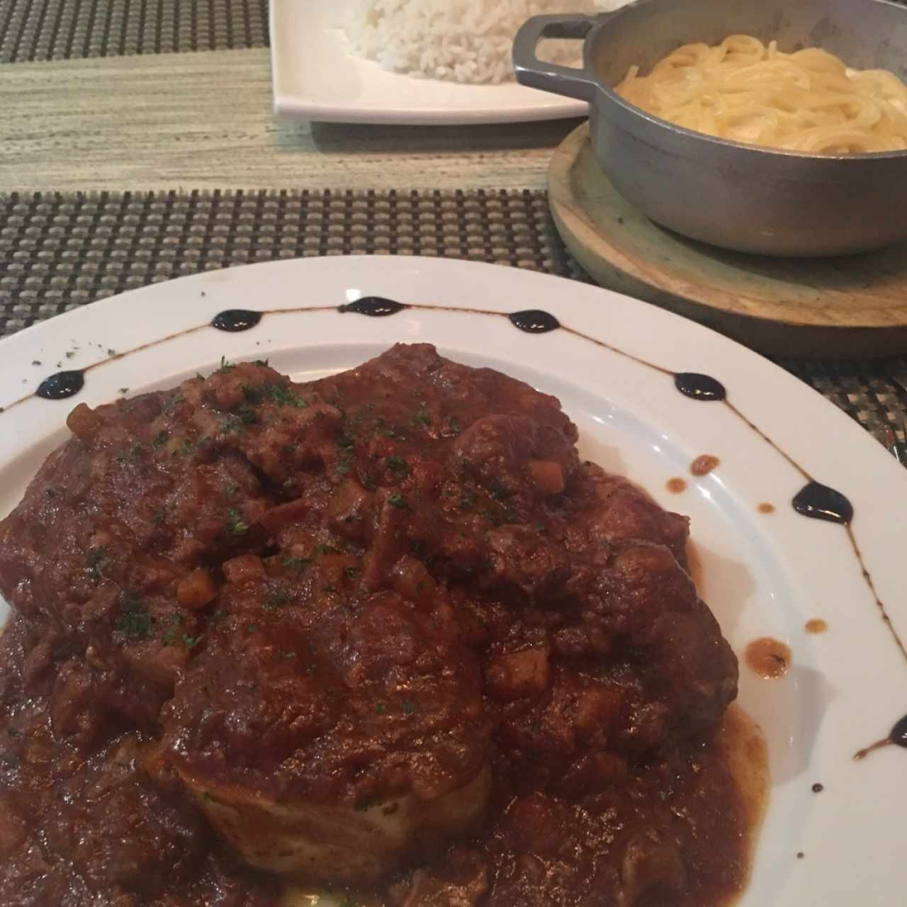 Osobuco de Res con Linguini