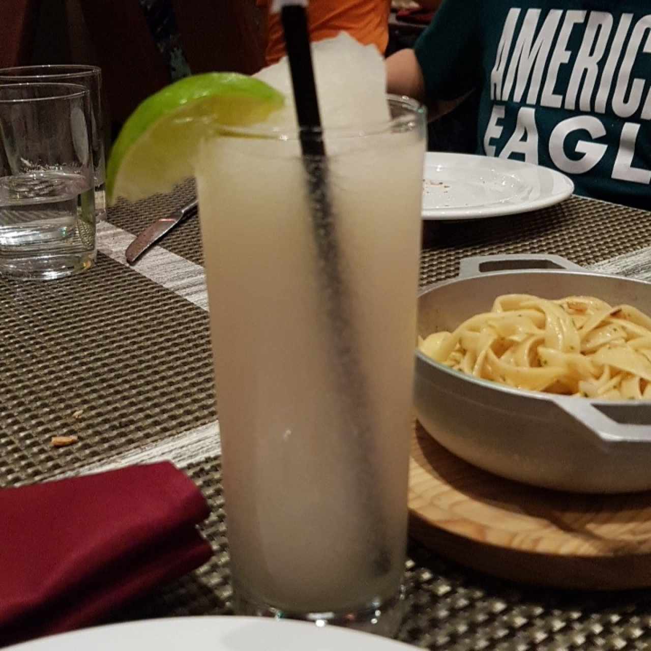 Limonada con hierba buena