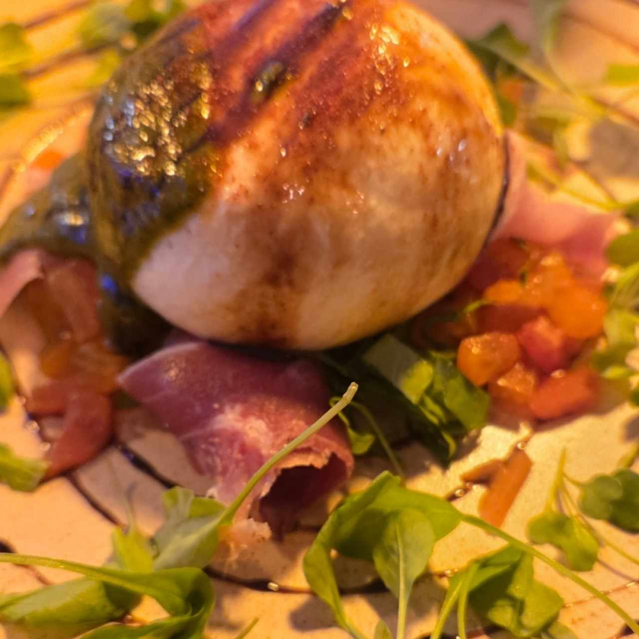 ENTRANTES - Burrata Especial