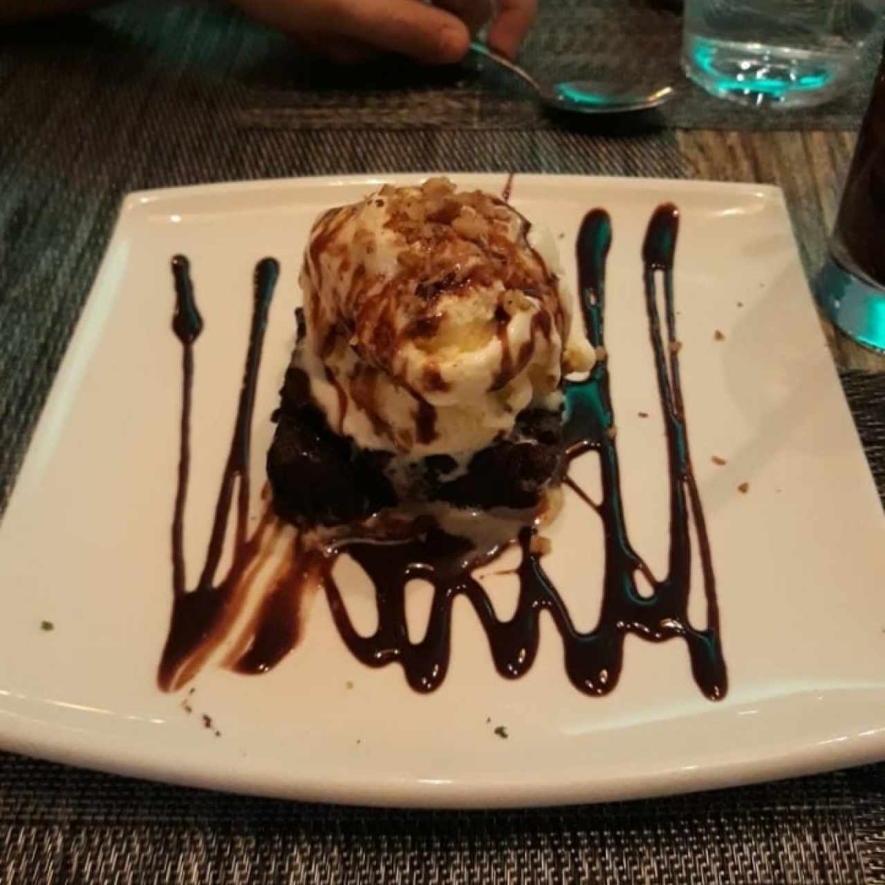 Postres - Brownie con Helado