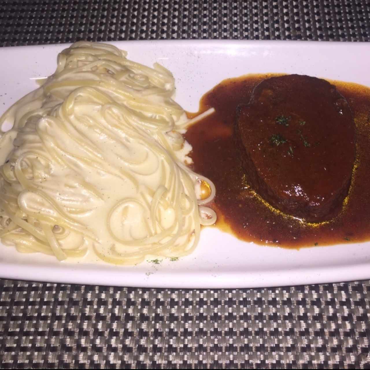 Lomo con pasta 4 quesos