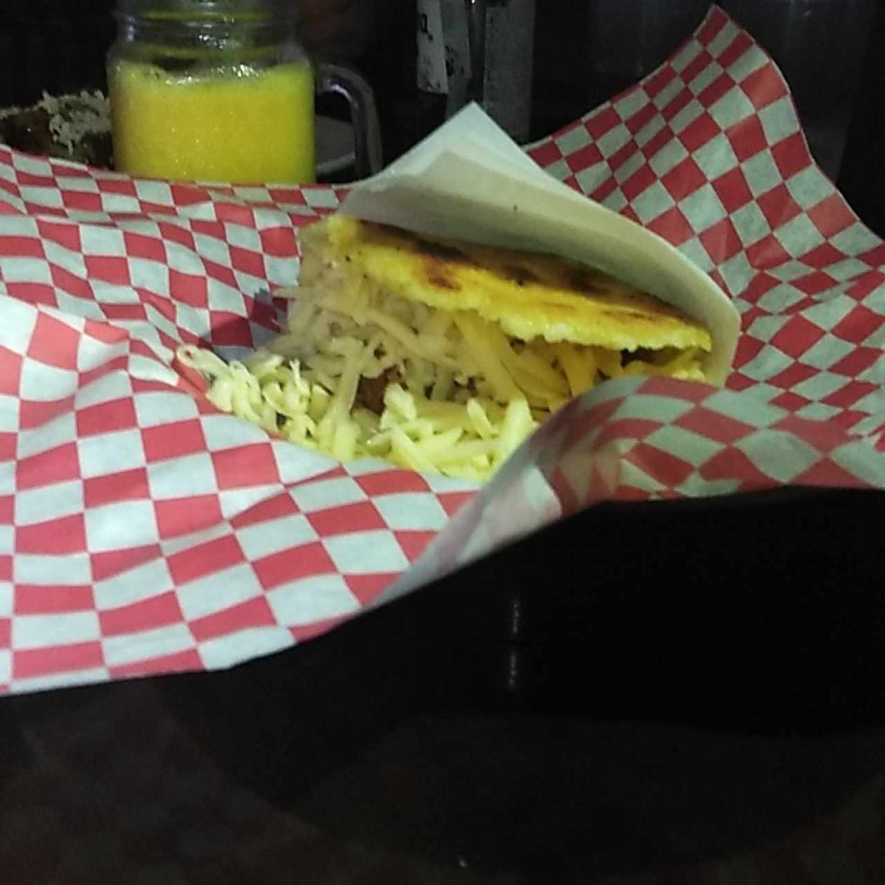 arepa pelua proveemos esta maravilla de comida venezolana 