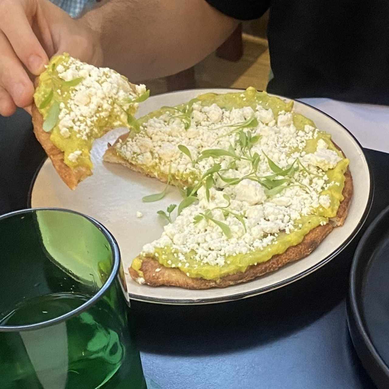 Pizza de aguacate
