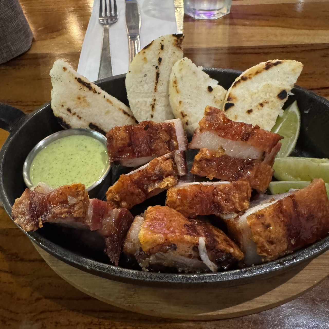 Chicharrones al barril