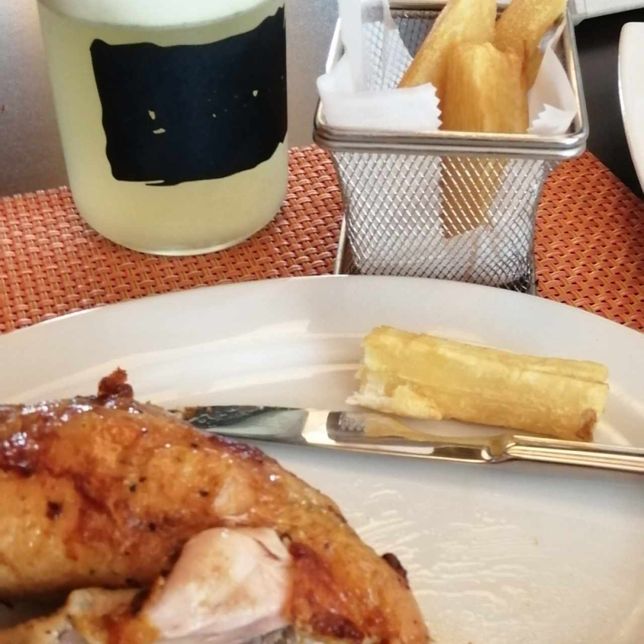 pollo.asado con yuca