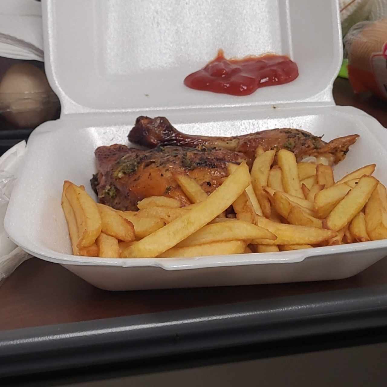 Pollo asado con papas