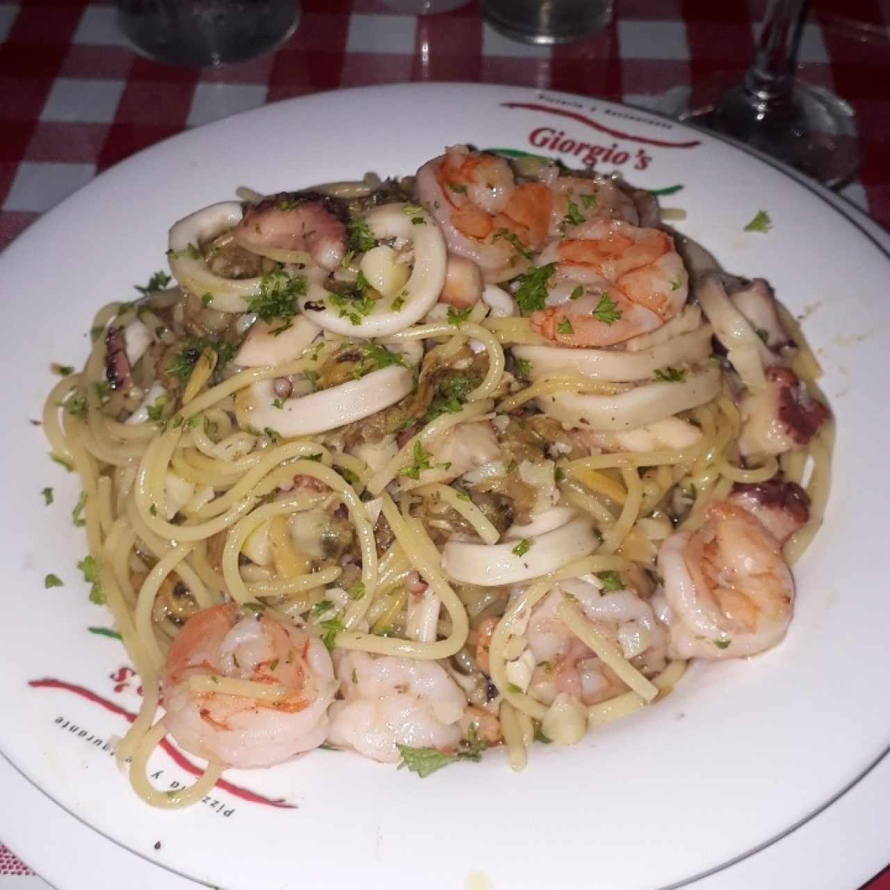 spaghetti con mariscos al óleo 