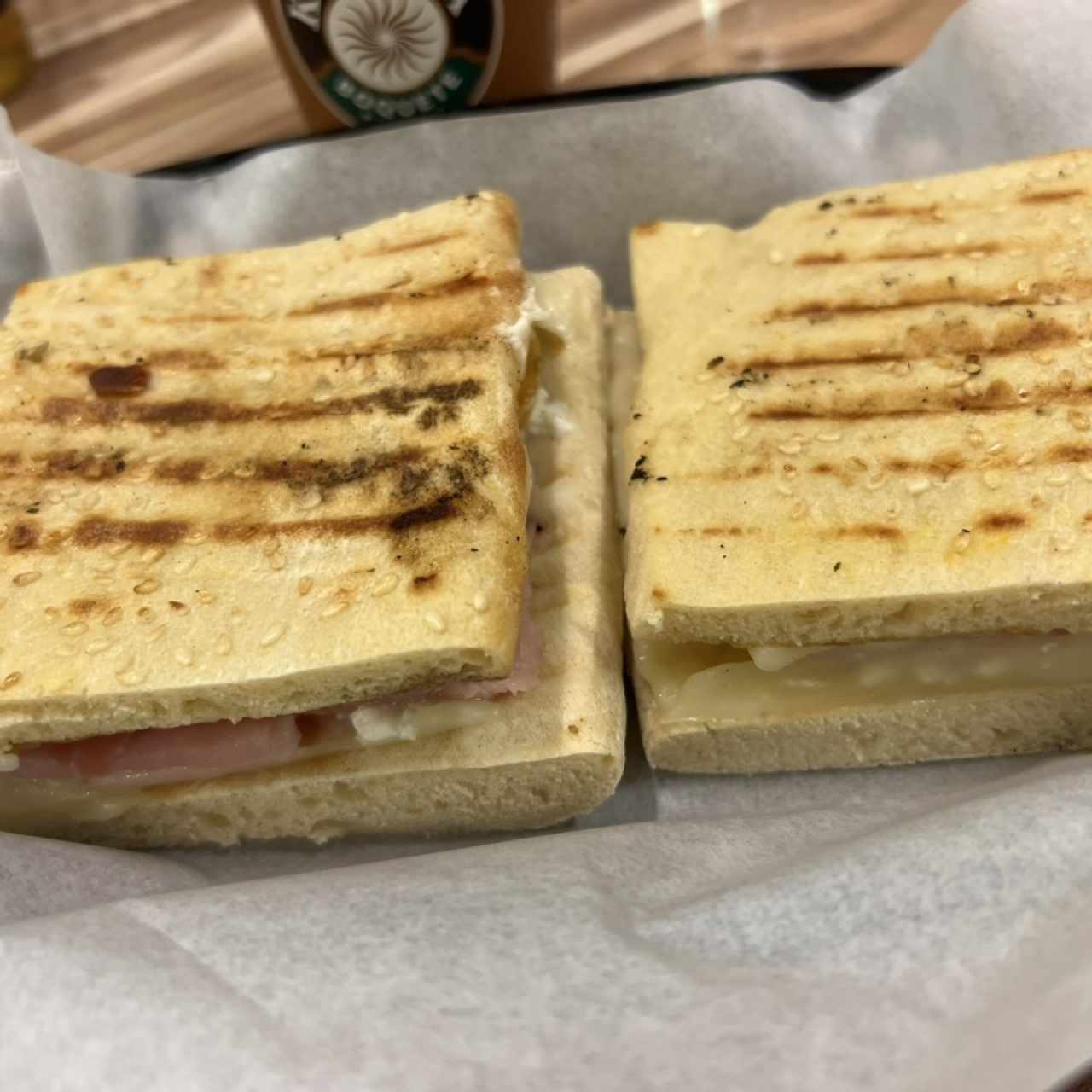 del mes