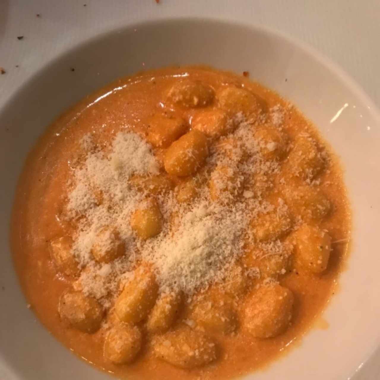 gnoccis en salsa rosada