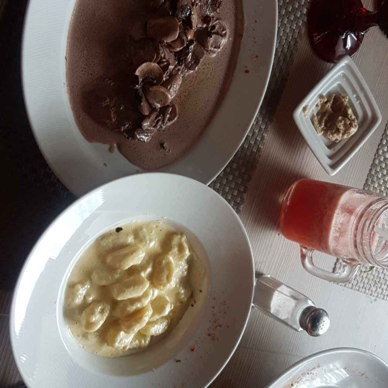 scaloppines al vino con ñoquis 4 quesos