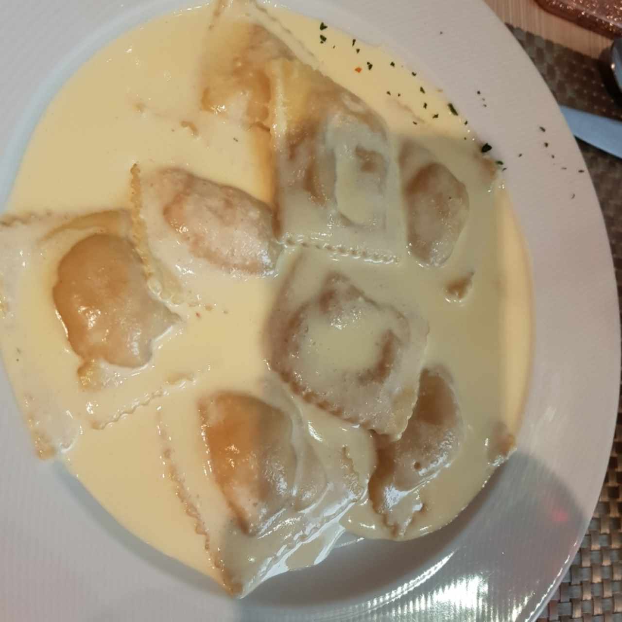 Raviolis de salmón 