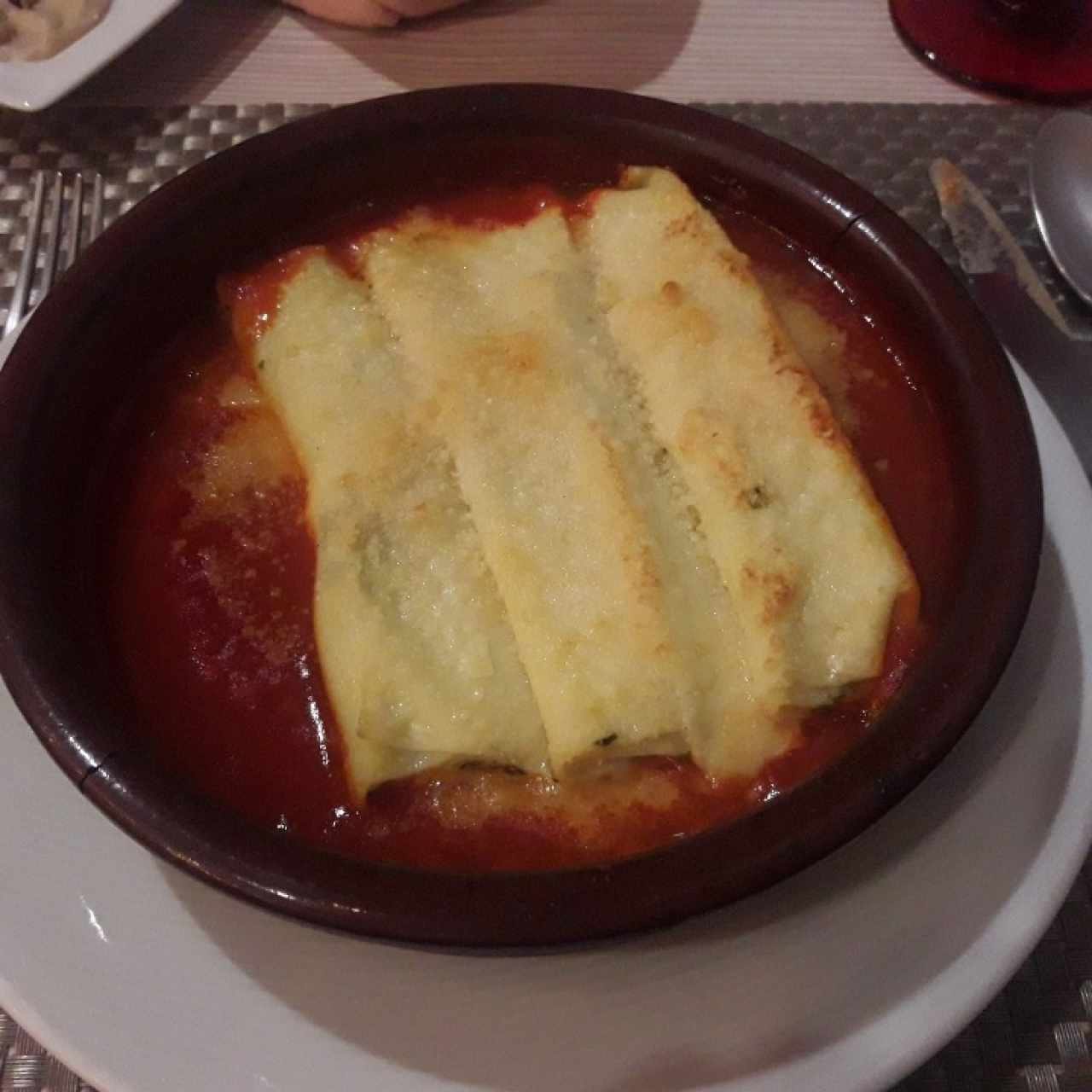 Canellonnis rellenos de Espinacas y  queso Ricota 