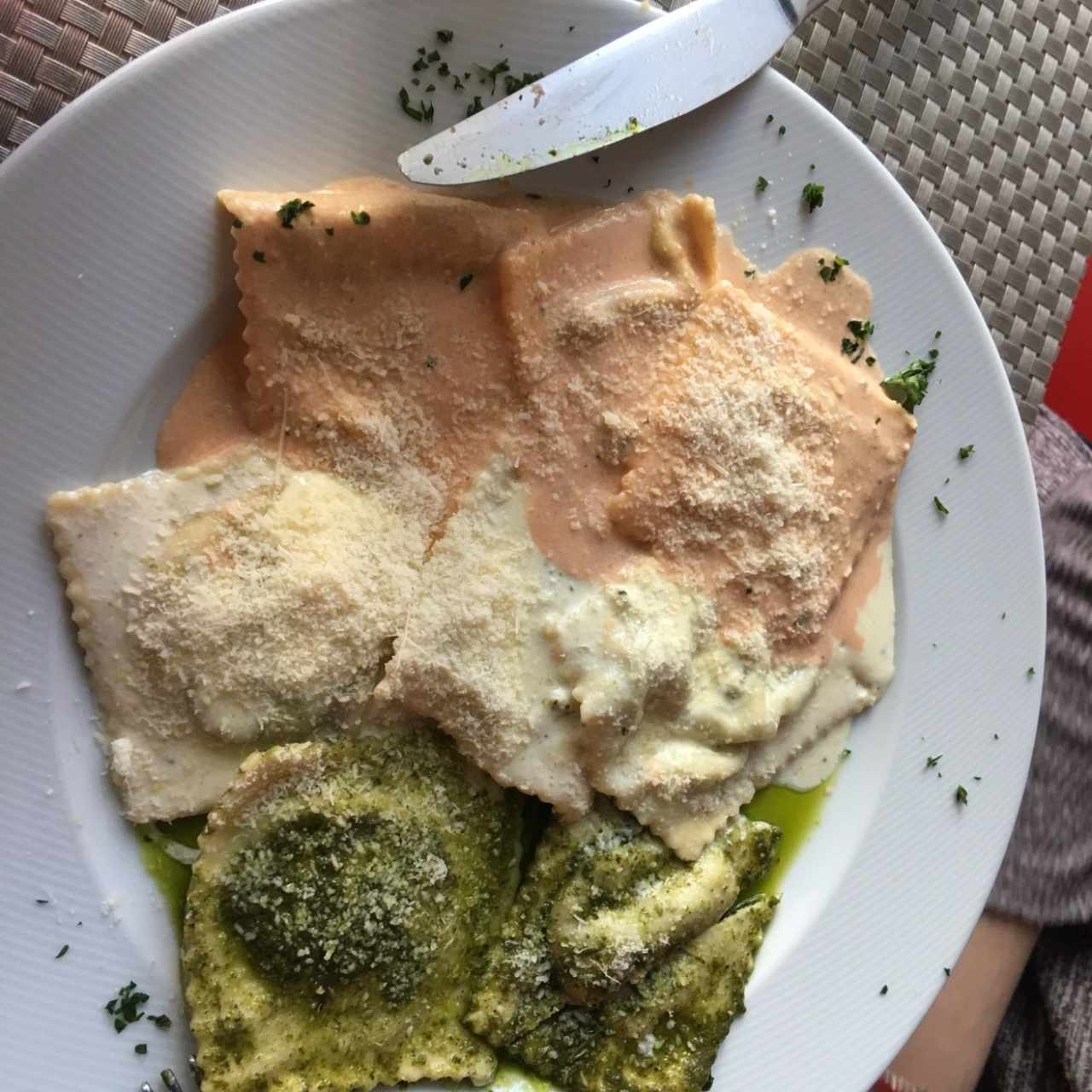 Ravioli de quesos y espinacas