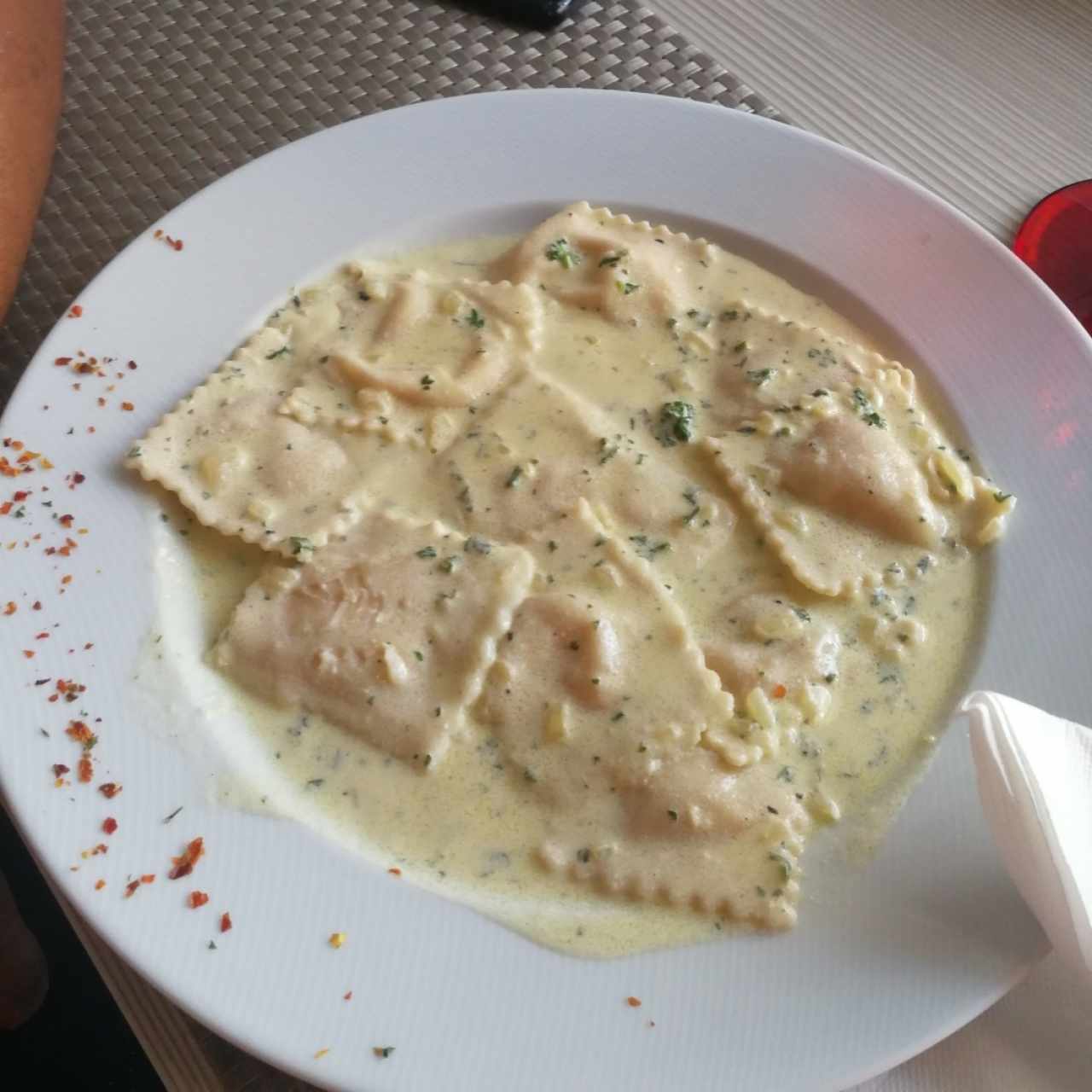 Ravioli de salmón