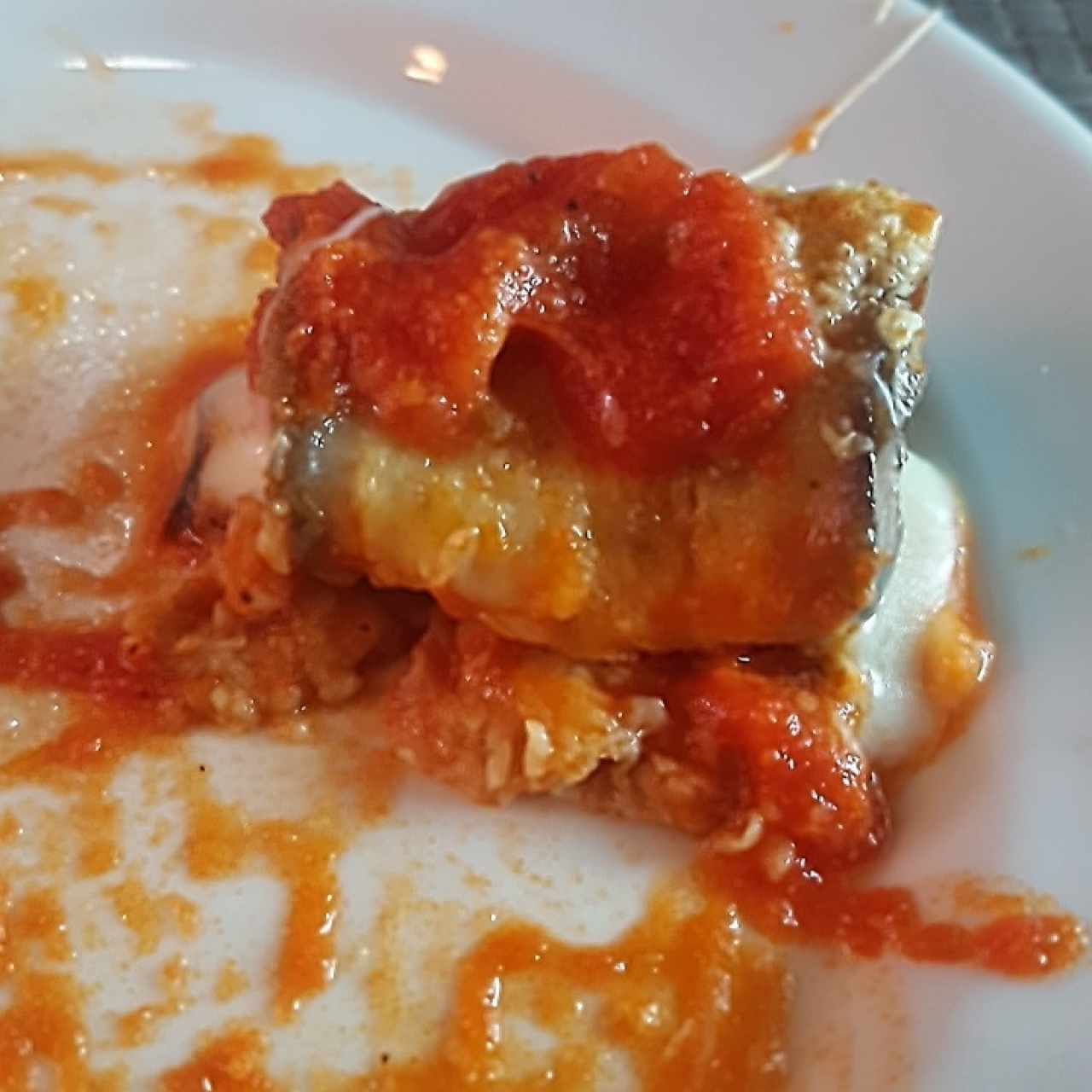 berenjena rellena de mozarella 