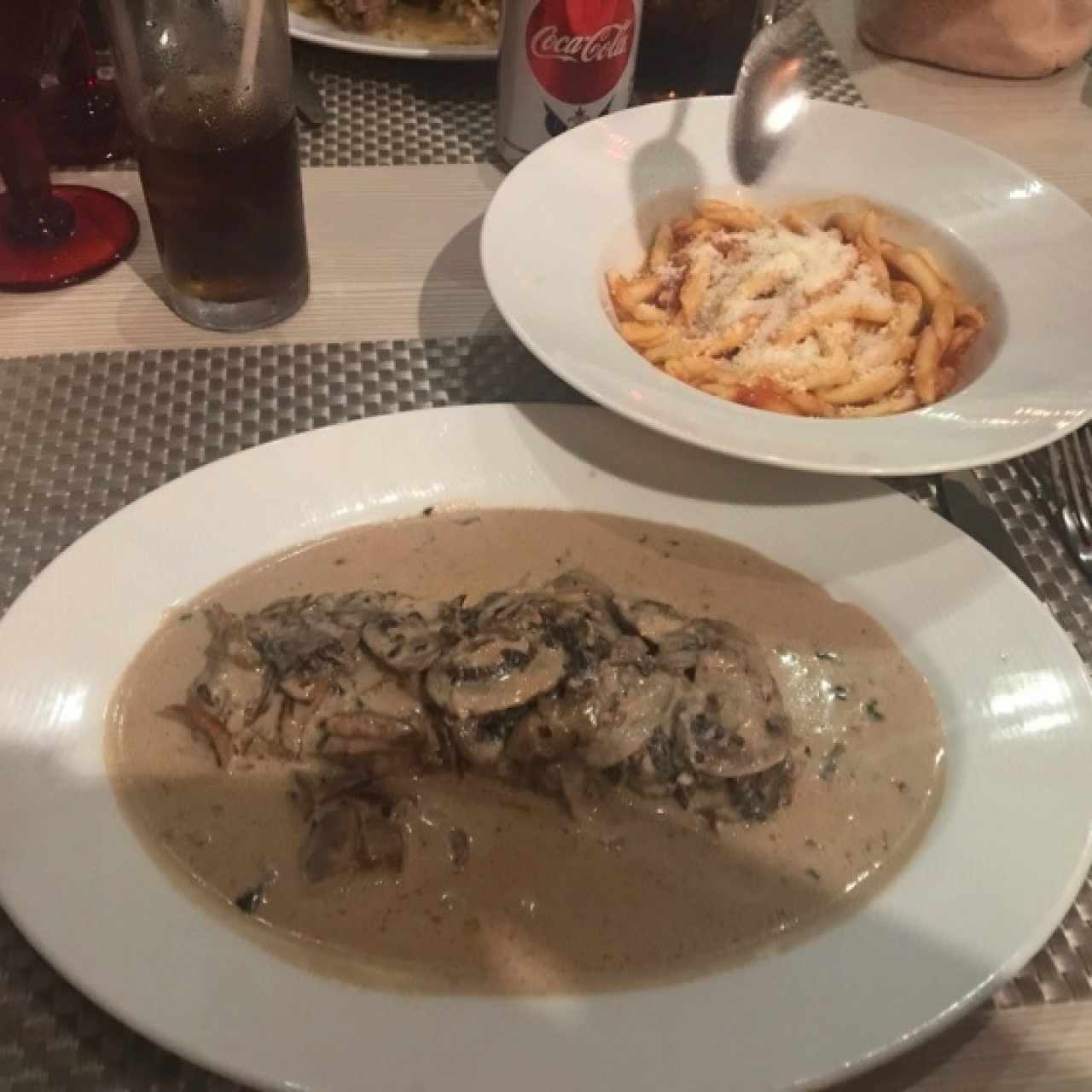filete de carne en salsa de champiñones 