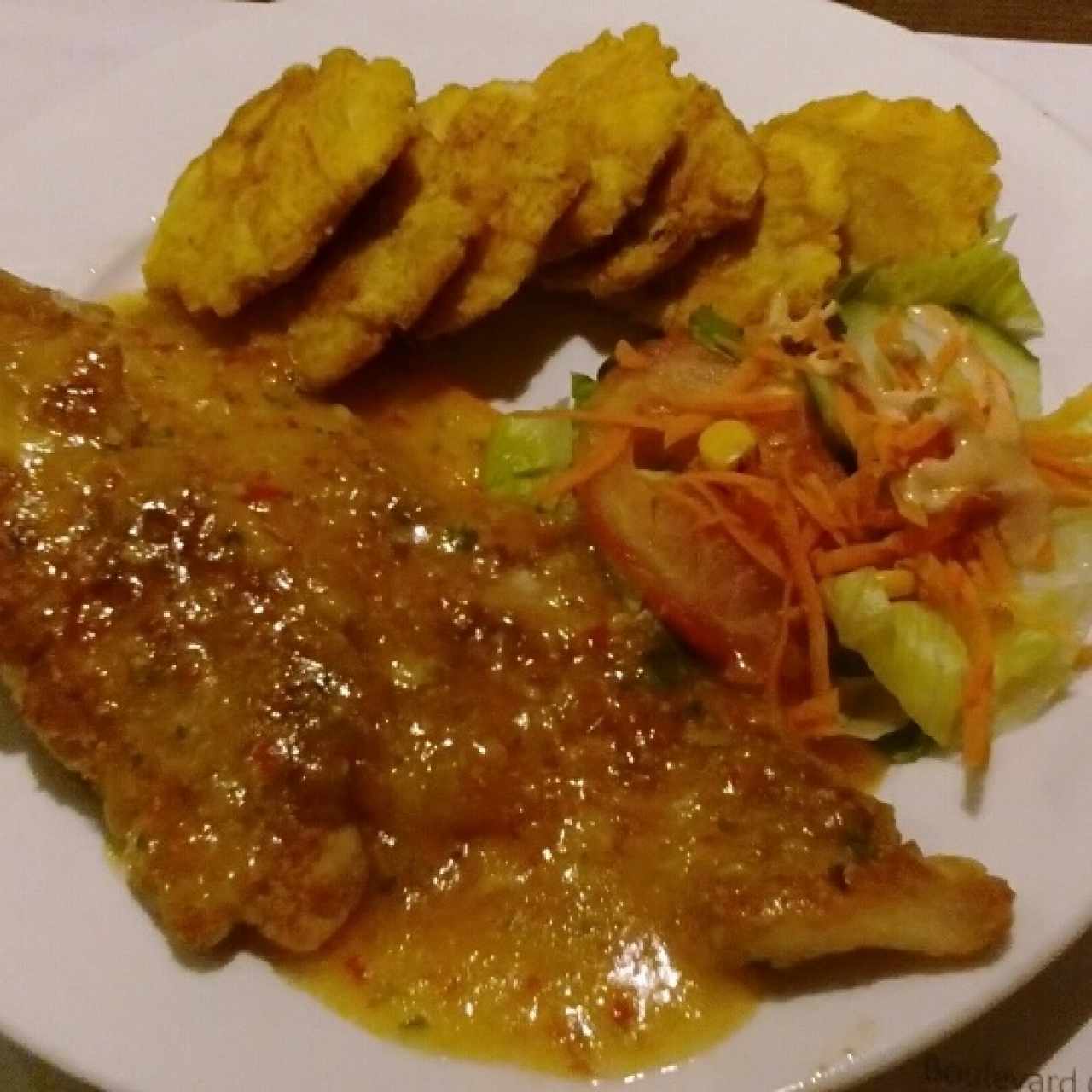 filete de corvina al ajillo 