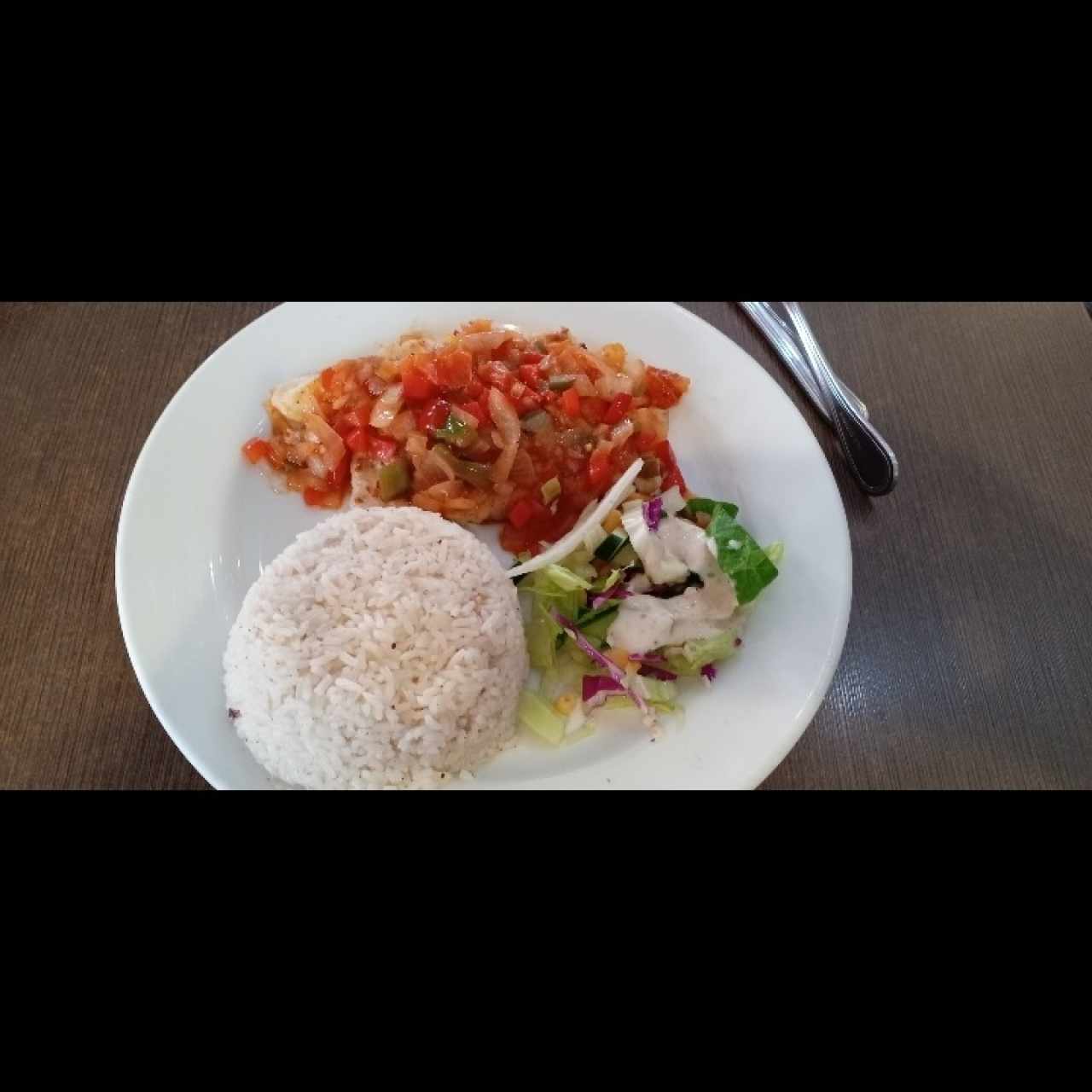 filete de Corvina a la criolla 