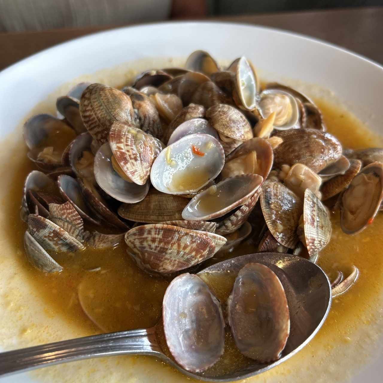 Almejas al Ajillo