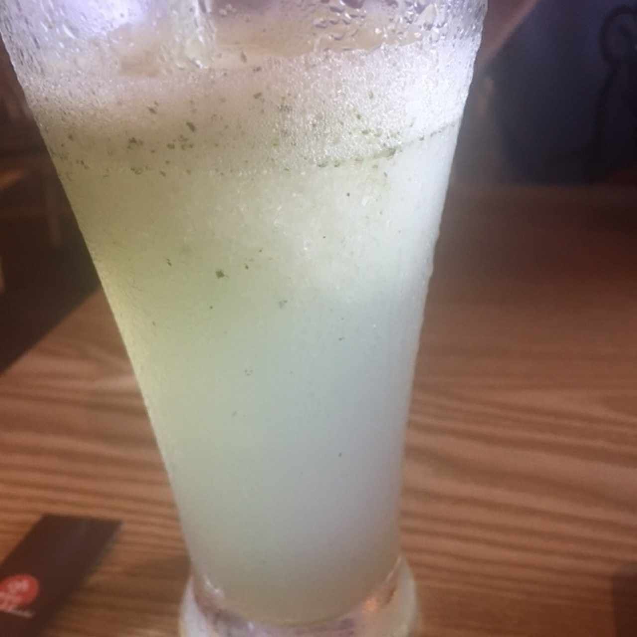 Limonada con hierbabuena 