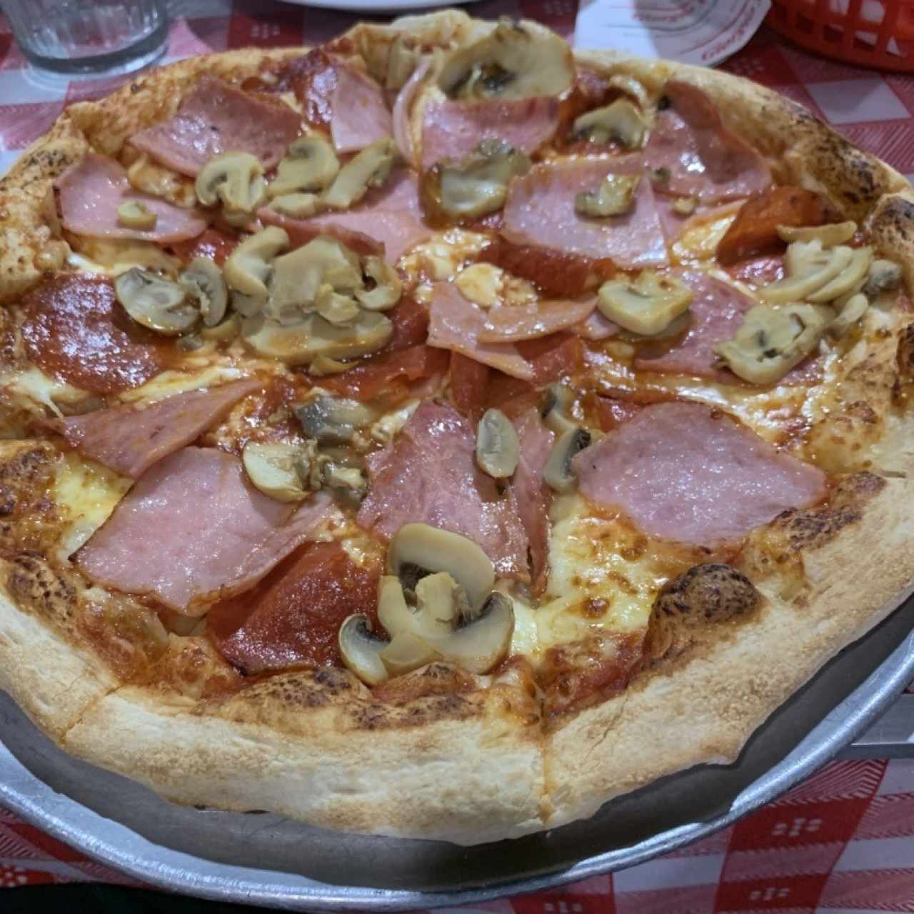 Pizza especial Giorgio's mediana