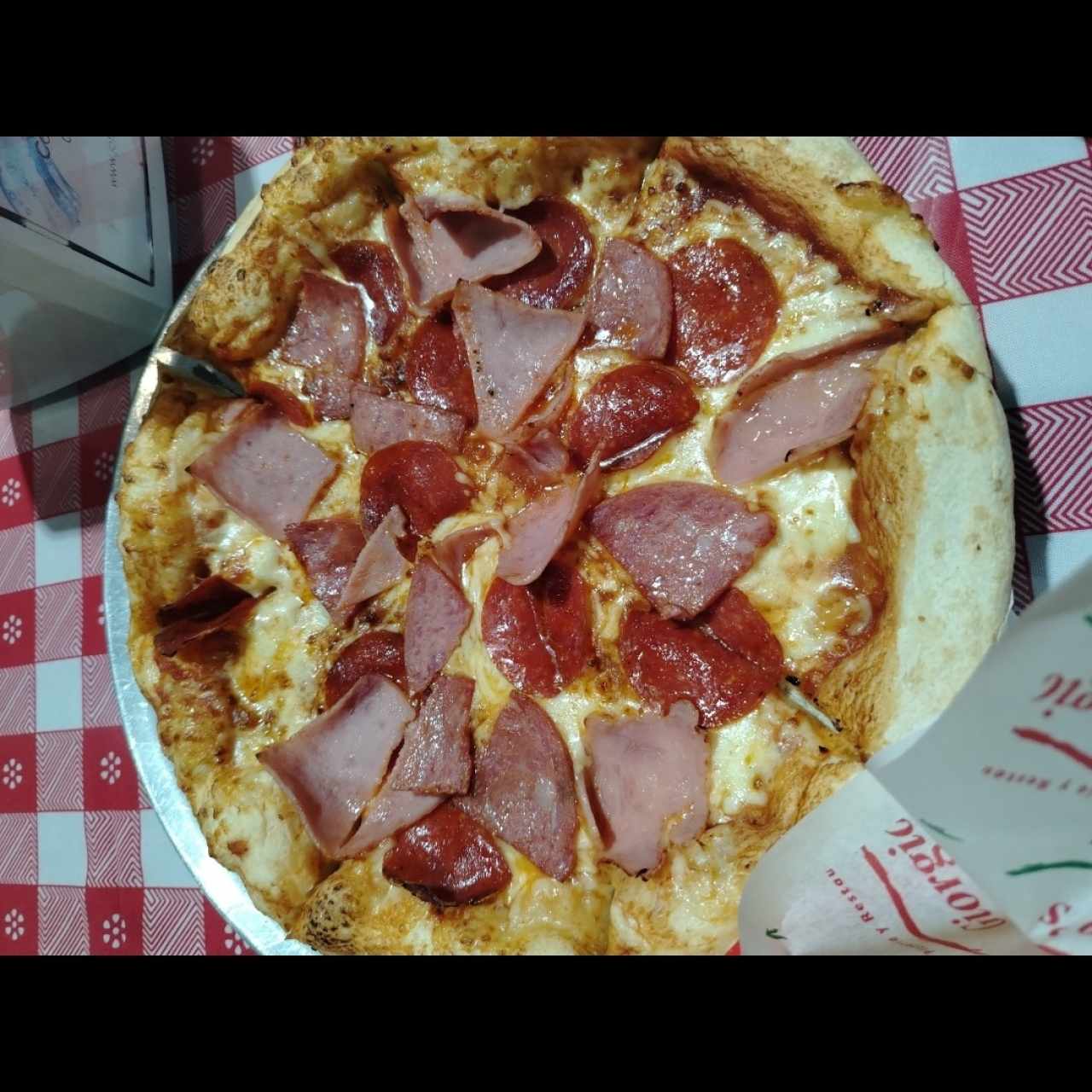 Pizza Giorgio's (combinación) mediana
