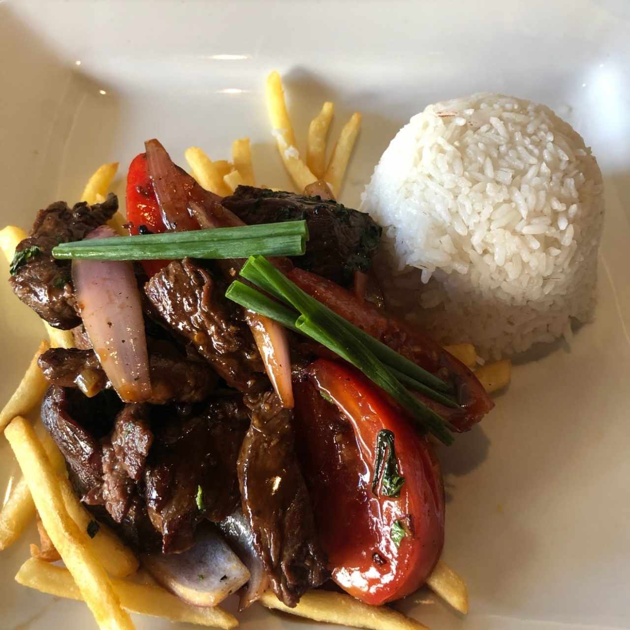 Lomo saltado
