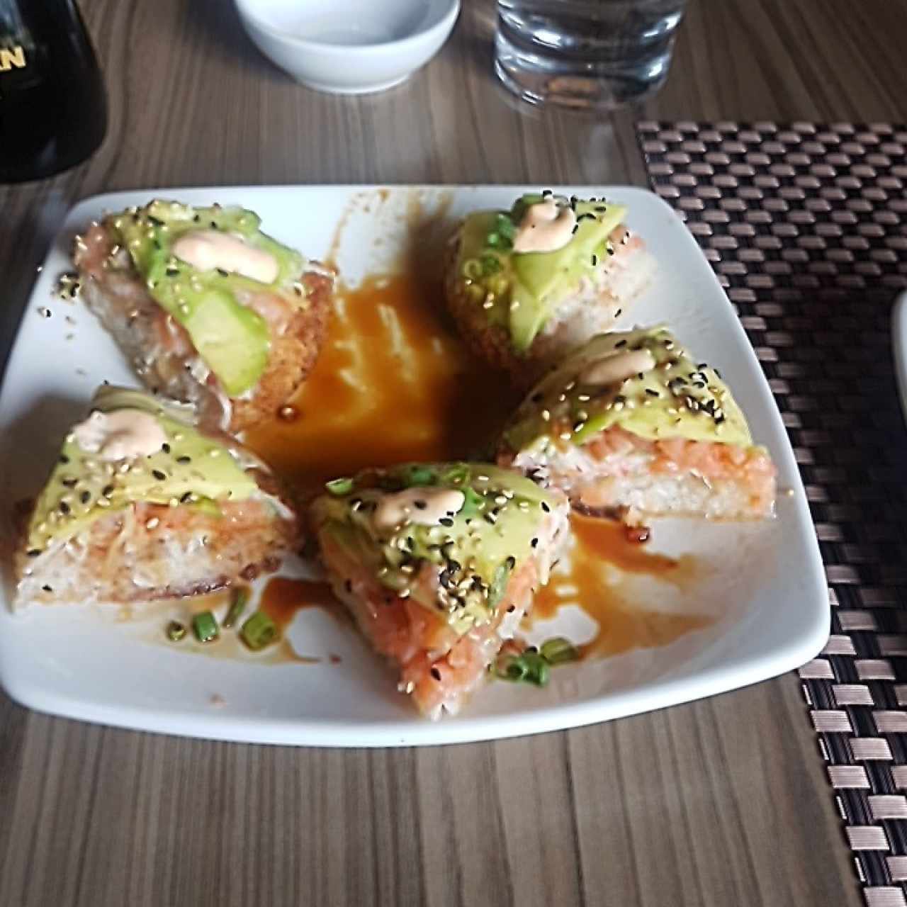 Pizza Tataki de salmón