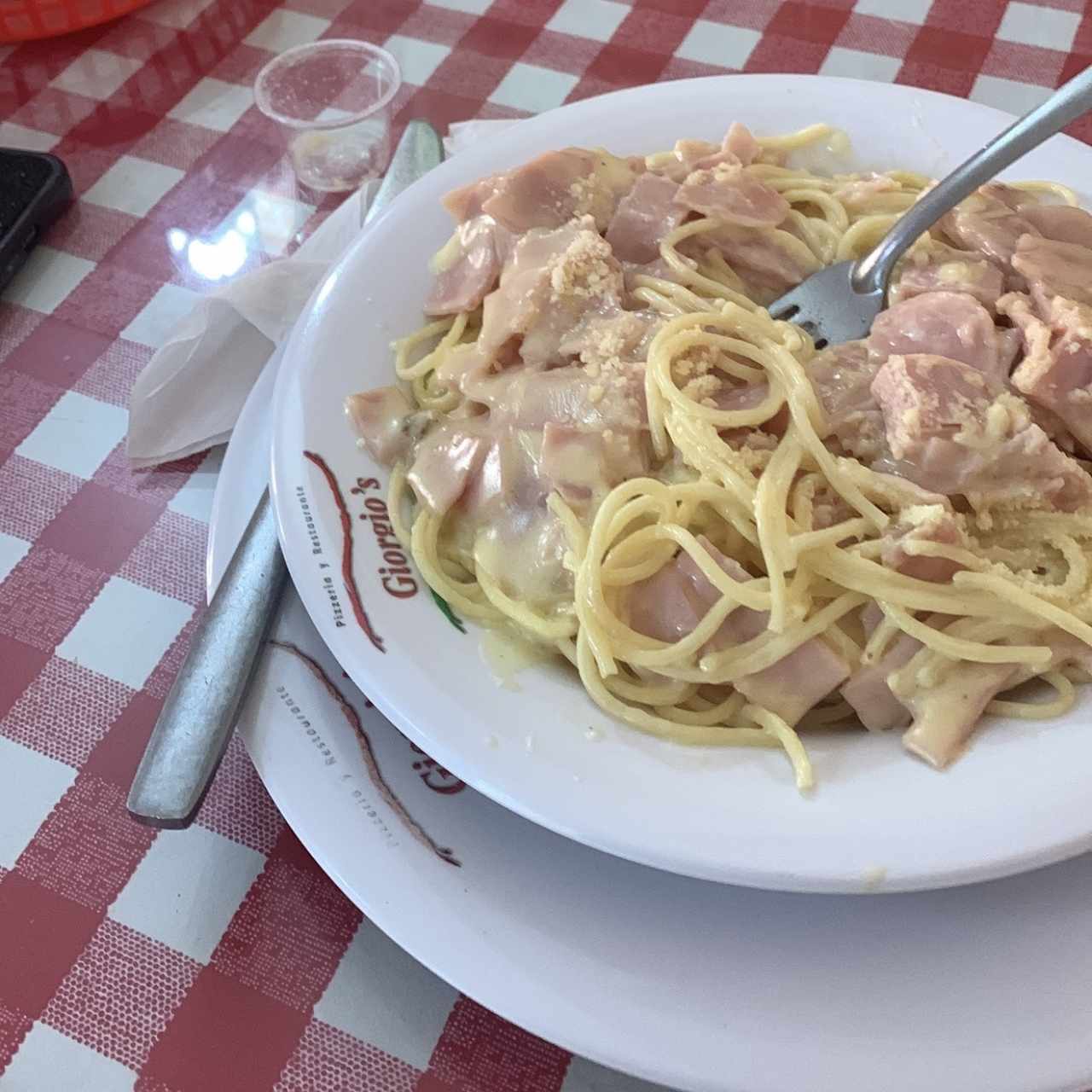 Spaghetti Alfredo con jamón